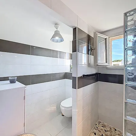 Appartement Proche Avec Parking - 4 Pers. - Fr-1-770-83 *
